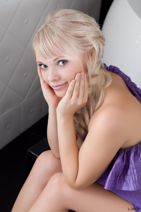 Веселая модель Феона: Очарование в помещении