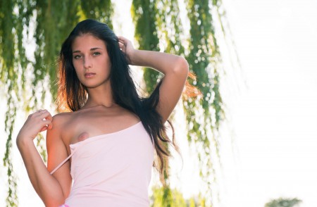 Летний эротический фотосет в природе