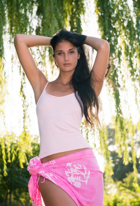 Летний эротический фотосет в природе