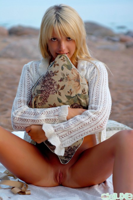 Зимнее веселье с улыбающейся Леа