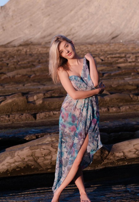 Летняя элегантность: обнаженная Анна А