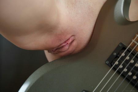 Мила Азул: яркая музыкальная артистка