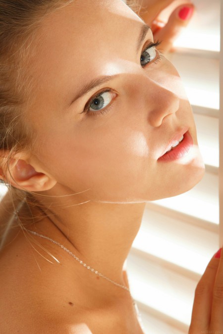 Летний взгляд: эротическая фотосессия с Манго А