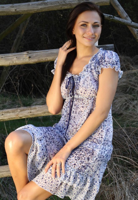 Летний эротический фешн в лесу