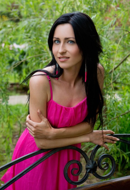 Счастливая Джанелл А. на лоне природы