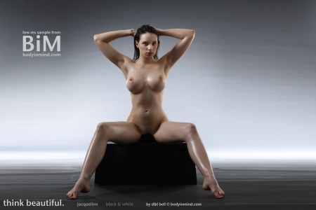 Элегантность Жаклин: Эротическая Съемка