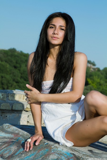 Летняя радость: голая модель Beata L