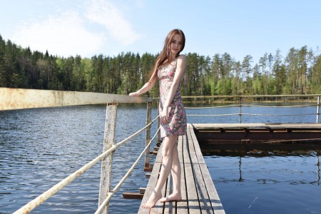 Летнее фотосет девушки среди природы