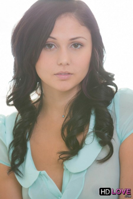 Соблазнительная эротическая фотосессия с Арианой Мари