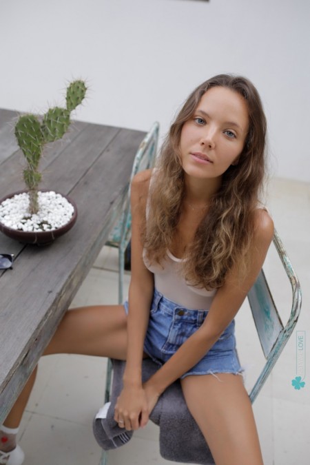 Летняя радость в солнечных очках