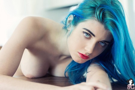 Изысканная фотосессия с обнаженной моделью