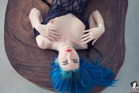 Изысканная фотосессия с обнаженной моделью