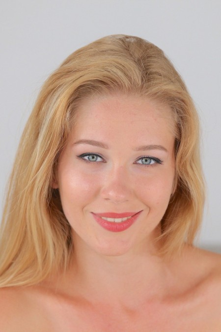 Сенсорная расслабленность: Марианна в белье