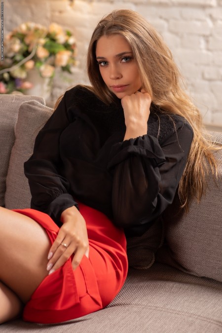 Элегантная модель Anella Q в фотосете