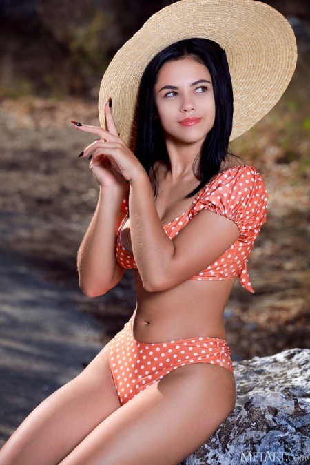 Летнее чувственное фото: Джили А