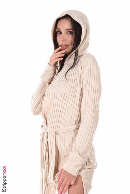 Милена Рэй: чувственная модель в эротической фотосессии