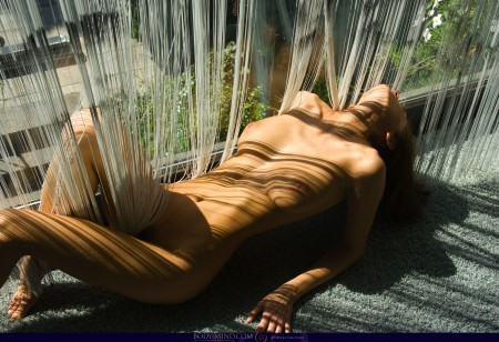 Летняя сенсуальность: Эротическая фотосессия Линды А