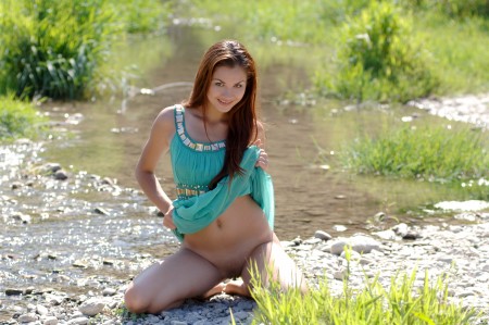 Летний модный фотосет на природе