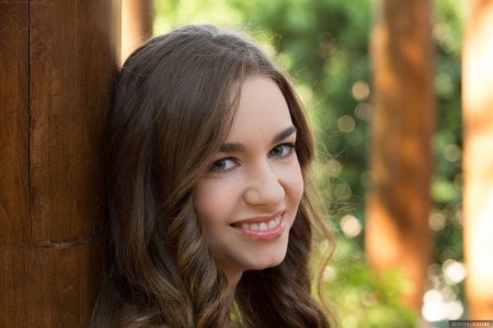 Поэтическая эротика на природе с Tali Dova