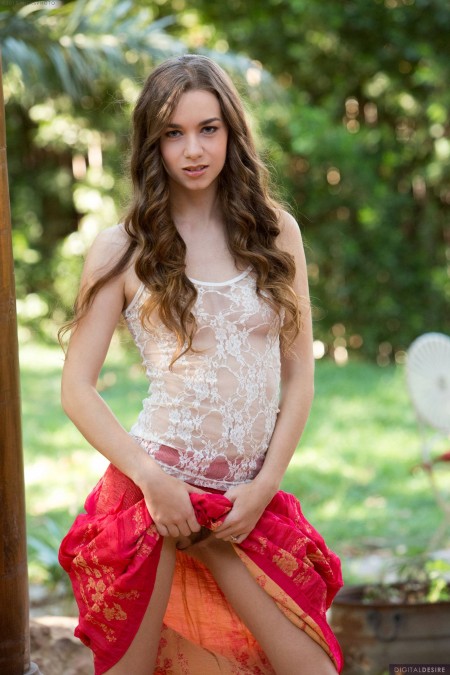 Поэтическая эротика на природе с Tali Dova