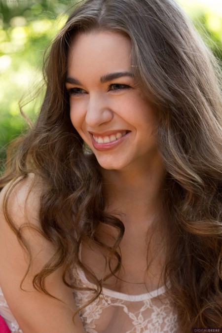 Поэтическая эротика на природе с Tali Dova