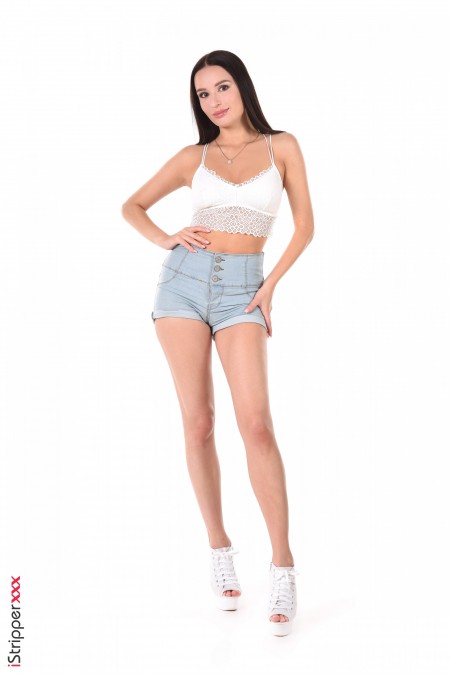 Милена Рэй: чувственная нагота и элегантная мода