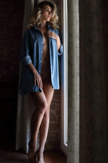 Соблазнительная секс-символ Алиса Н.