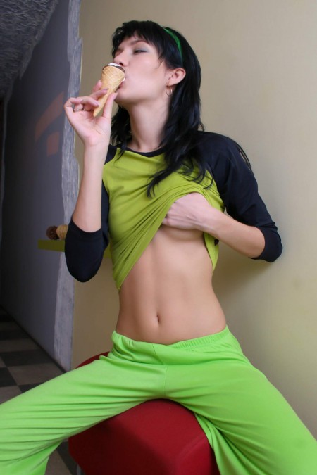 Изящная модель Элизабет: эротическая фотосессия