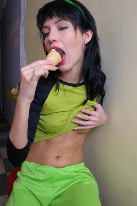 Изящная модель Элизабет: эротическая фотосессия