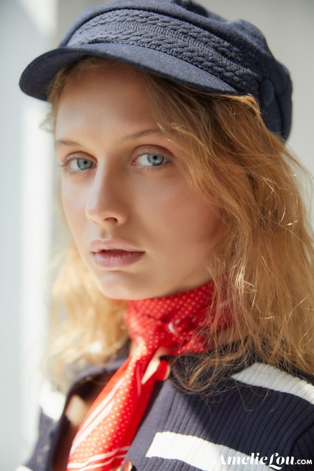 Изысканная фотосессия: Blond Fashion Model