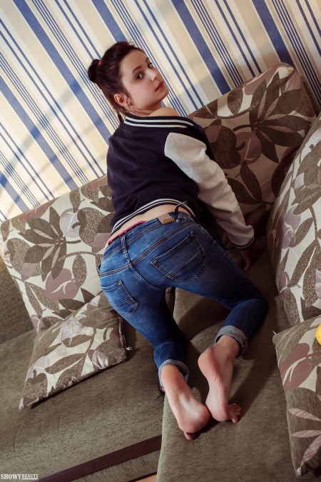 Изысканная эротическа+я фотосессия домa