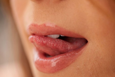 Amber Sym: Изящная модель в чувственном фотосете