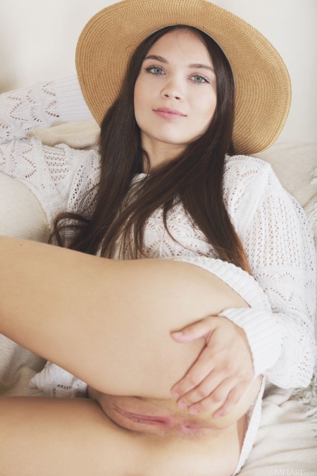 Эротическая фотосессия Адрианы Фоун