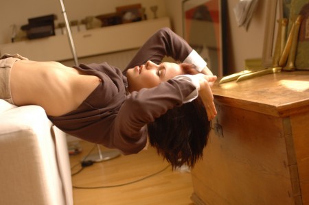 Привлекательная Iga Wyrwal: фотосессия в домашней обстановке