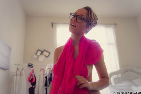 Сабрина Банни: Элегантность и Чувственность