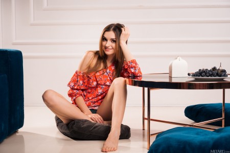 Юлиетта: чувственная красота в домашней обстановке