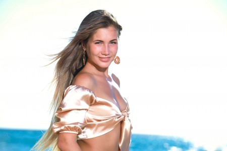 Летняя сенсуальность Мэри Рок