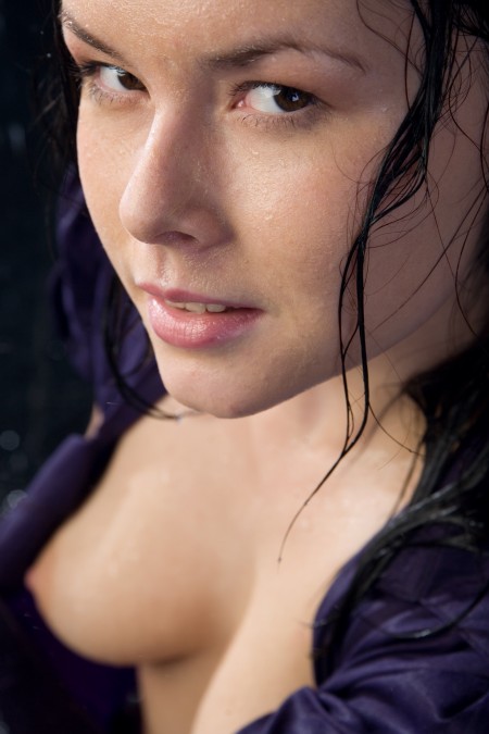 Сексуальная красота: дождливая ночь в студии