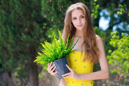 Летнее чувственное фотосет на природе