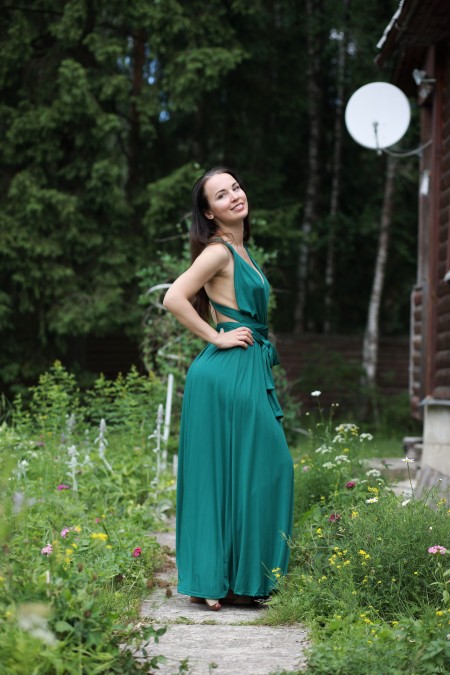 Летняя элегантность: Nicole V в природе