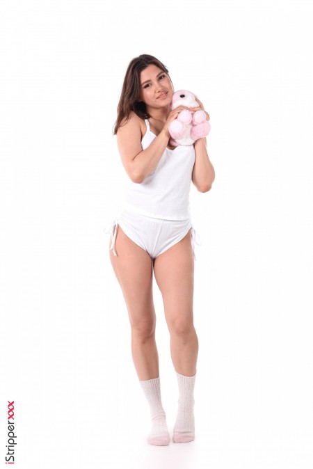 Элли Луна: Спортивное Очарование и Чувственность