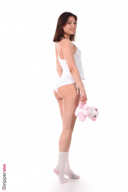 Элли Луна: Спортивное Очарование и Чувственность