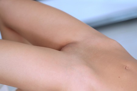 Изящные черты: эротический фотосет Даники Джевелс