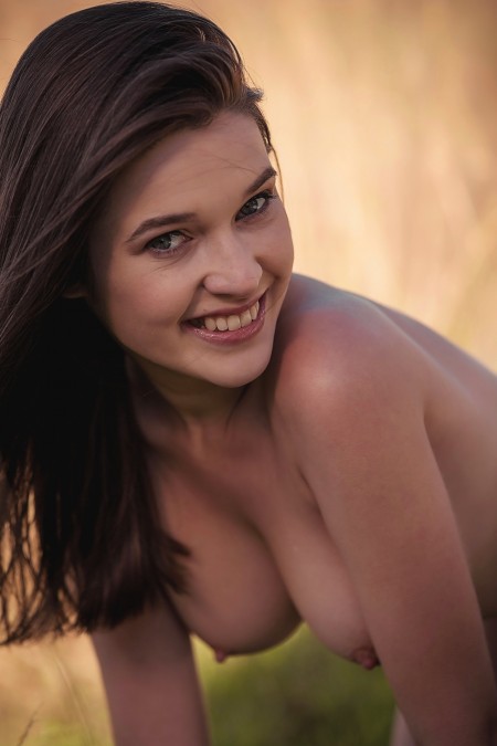 Летняя эротическая фотосессия с Сереной