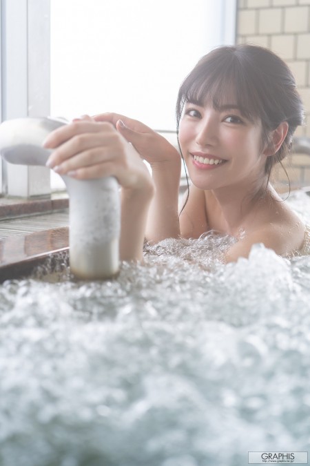 Счастливая сенсуальность: голая Карен Каэде