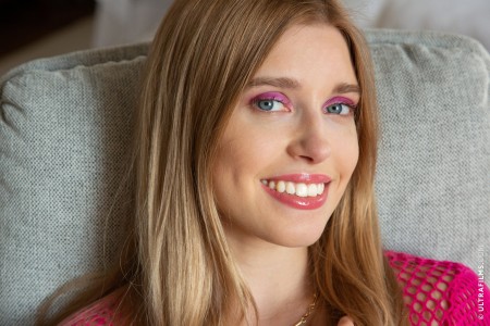 Счастливая Фрея Майер: эротический домашний фэшн