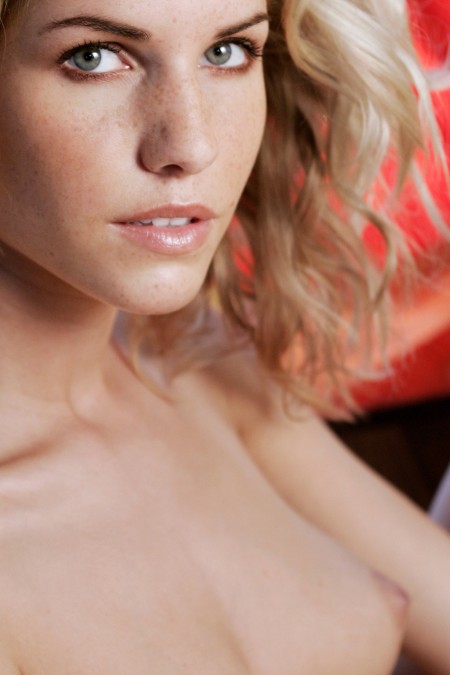 Соблазнительная фотосессия с Иветой Б