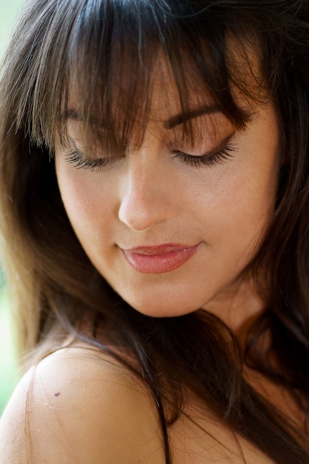 Лорена: Элегантность и чувственность на природе