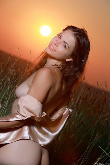 Счастливый закат: обнаженная красота природы