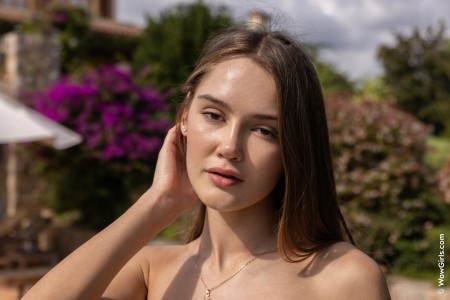 Летний загар: Sonya Blaze в откровенной фотосессии